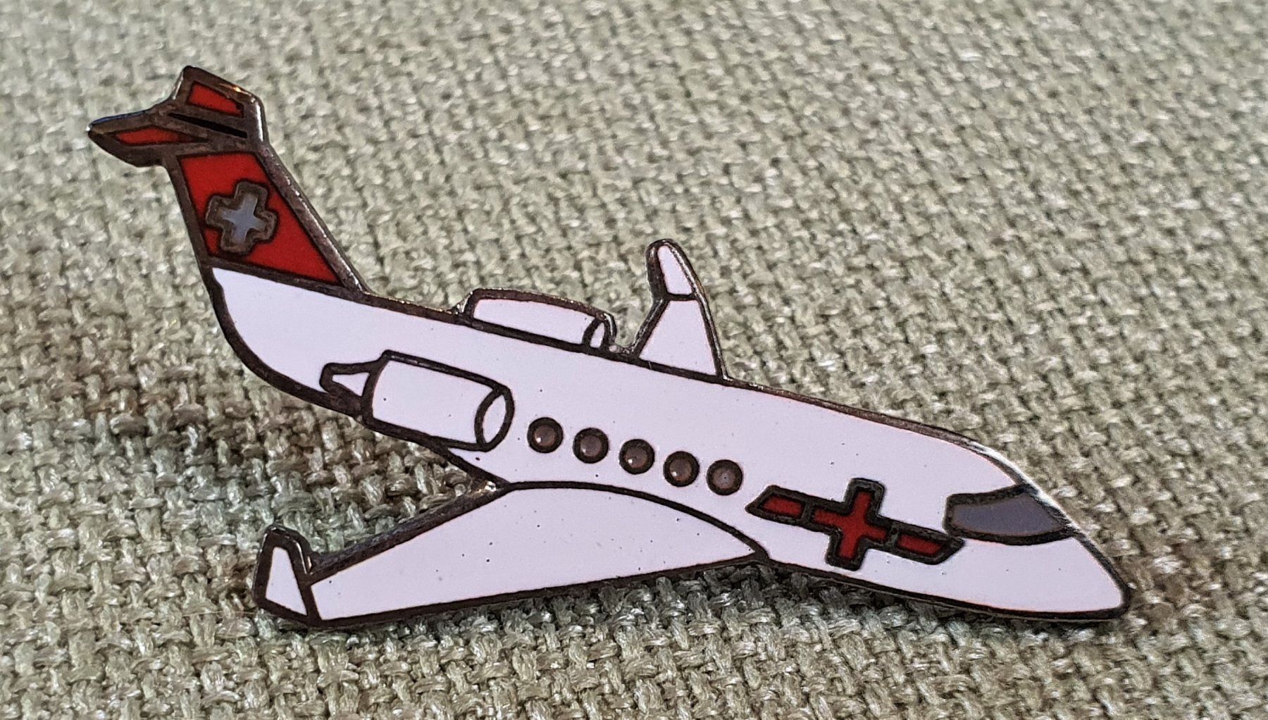 Rega Placchette & Badge: F598 - Pin Rega Schweiz Rettungsflugzeug – Usato da Reinach BL venduto da Boston-Verkauf