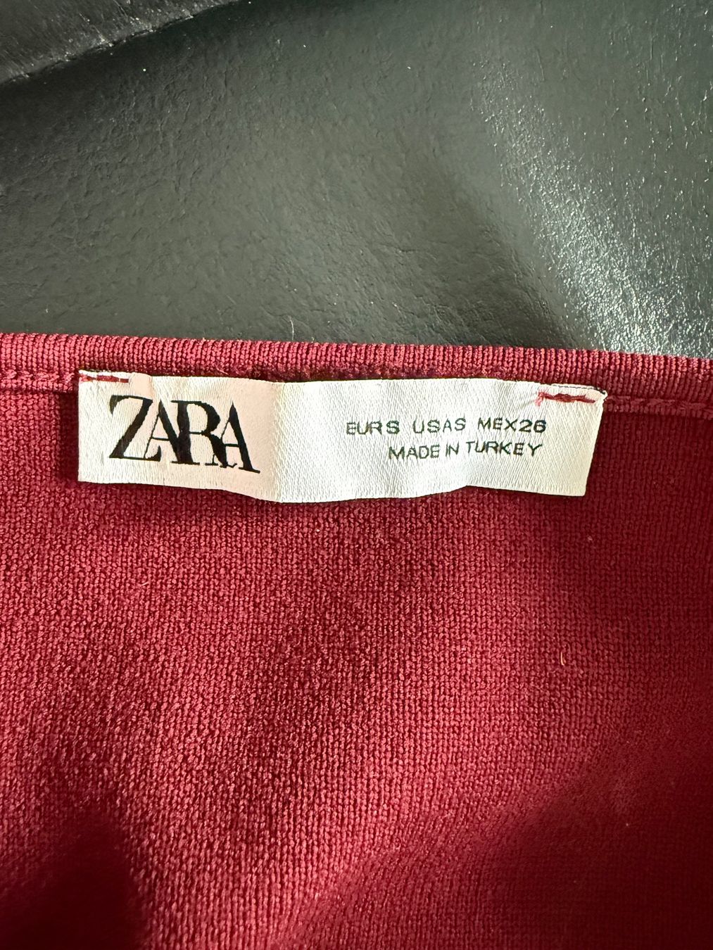 Zara Top: Bordeaux rotes Zara crop longsleeve – Usato da Altendorf venduto da am9j_nt 2