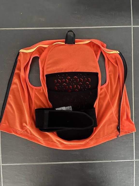 Protections: Protektorweste SCOTT AirFlex Junior – D'occasion à Giffers par tan_vj9x 2