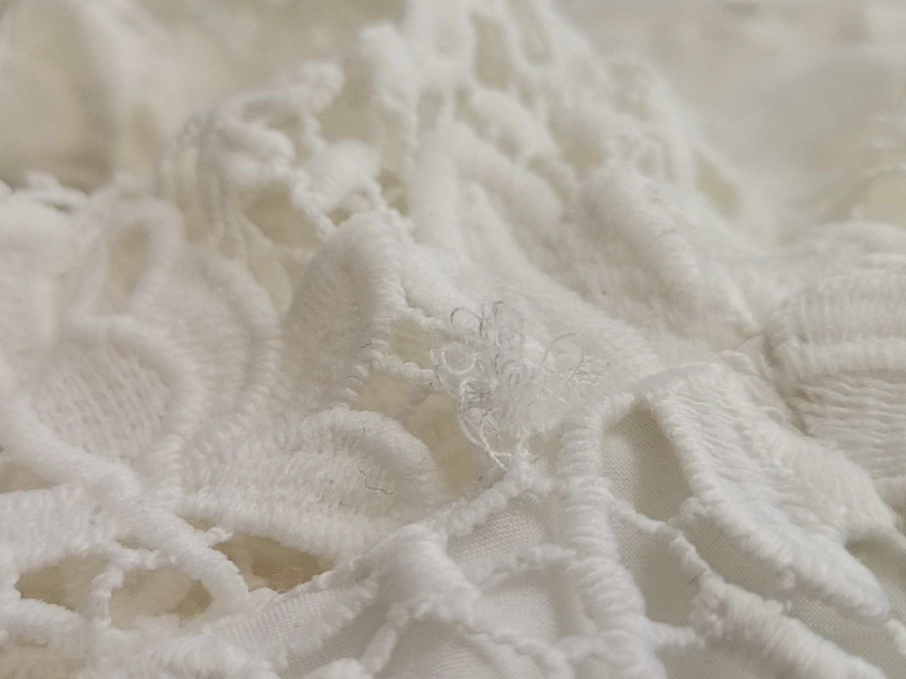 Comma Vestiti: COMMA elegantes Kleid in Weiss mit Spitze – Usato da Schaffhausen venduto da Restwert_SH 8