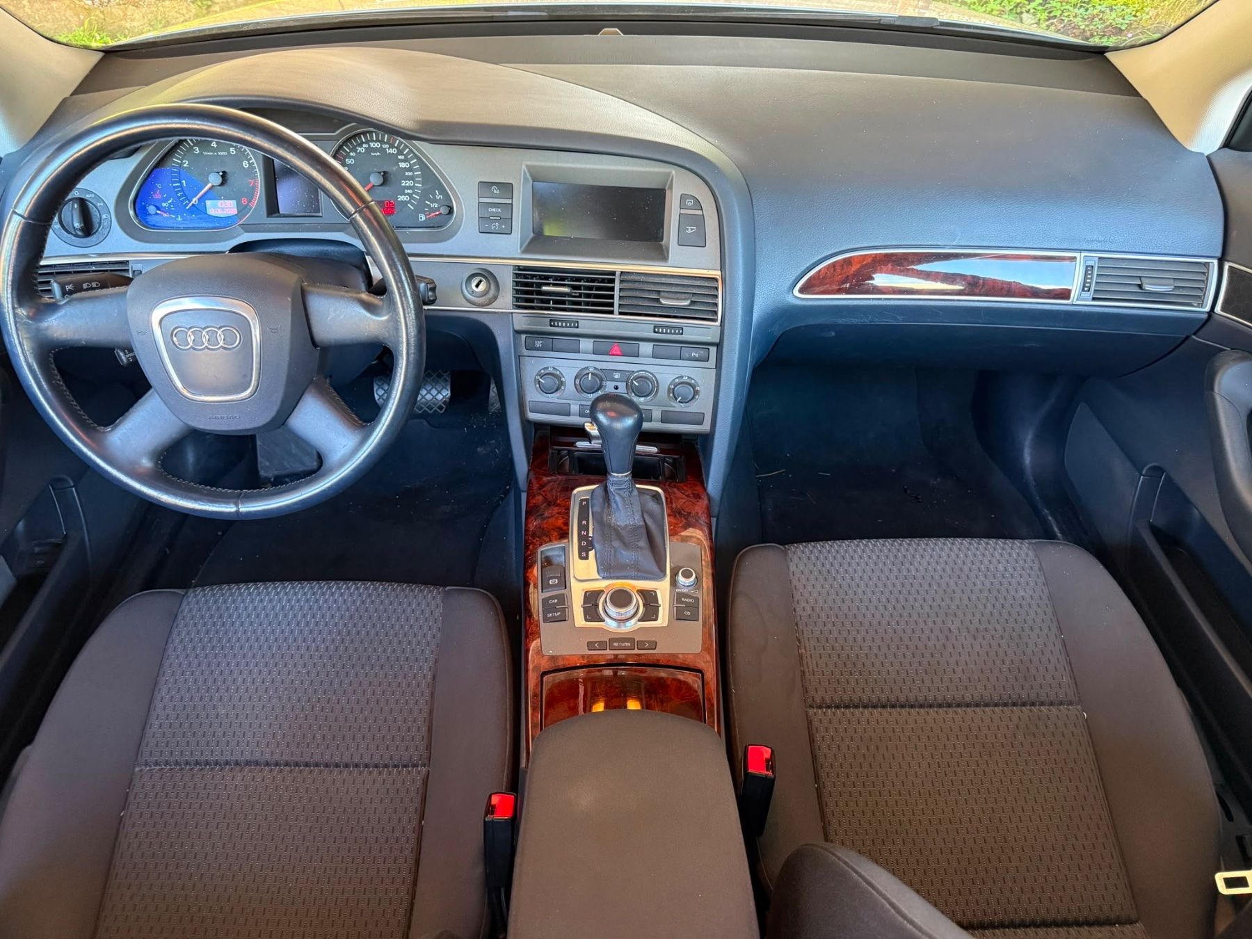 Audi Automobili: Audi A6 2.4 Automat/benziner – Usato da niederuzwil venduto da ibr_wk7v 8