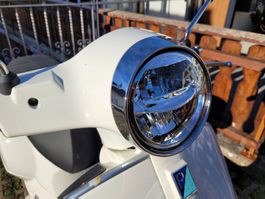 Vespa 300 GTS HPE /  Lampenring Chrome