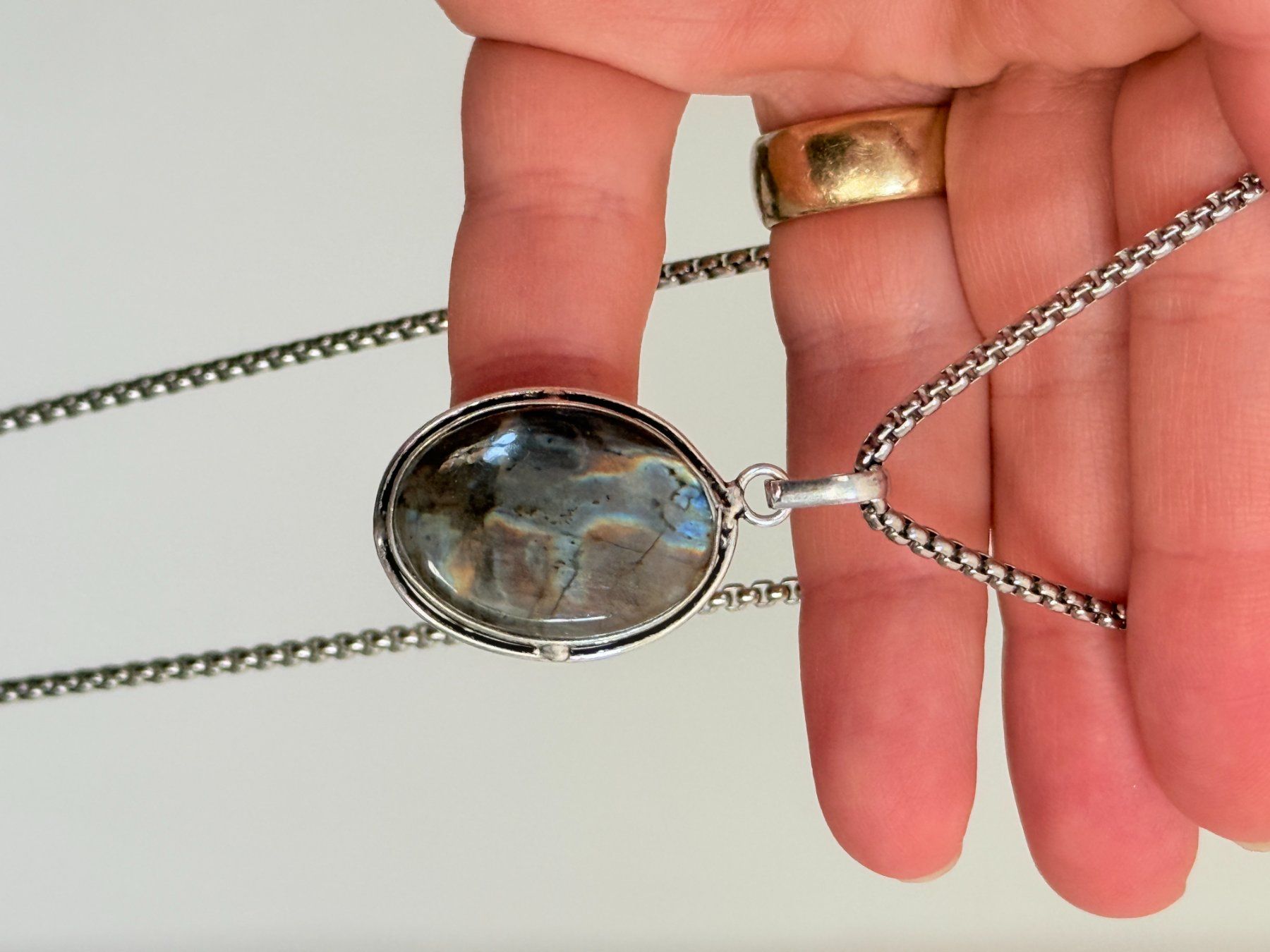 Ketten: Collier avec Labradorite – Neu und originalverpackt aus Genève von AWWA 1