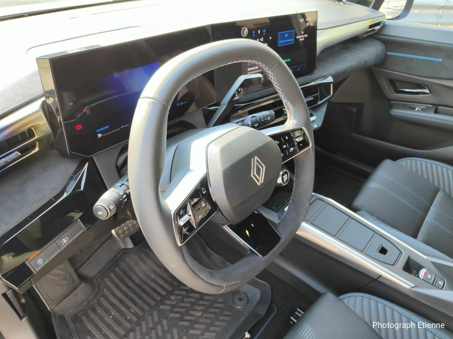 Renault Autos: RENAULT CLIO E-TECH FULL HYBRID esprit Alpine full hybrid – Gebraucht aus ZUCHWIL von Setienne 3