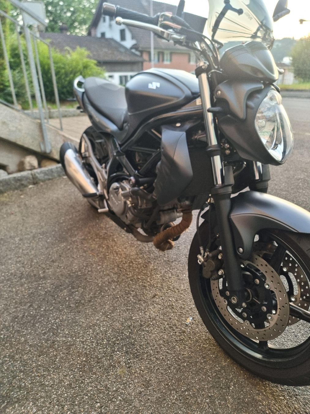 Strada: Suzuki Sfv 650 Gedrosselt – Usato da Ebikon venduto da ron_v8bk 4