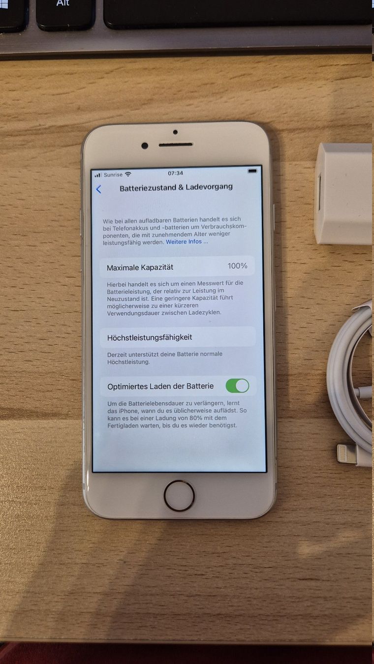 Apple Handys / Smartphones: iPhone 8 256GB Silver 3008 mit neuem Akku – Gebraucht aus Münchenbuchsee von MV_Solutions 3