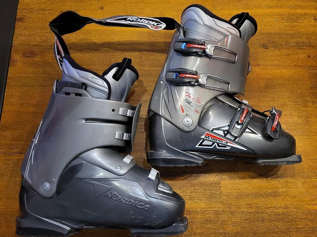 Herrenschuhe: Chaussures de ski – Gebraucht aus Colombier NE von gue_sm27 2