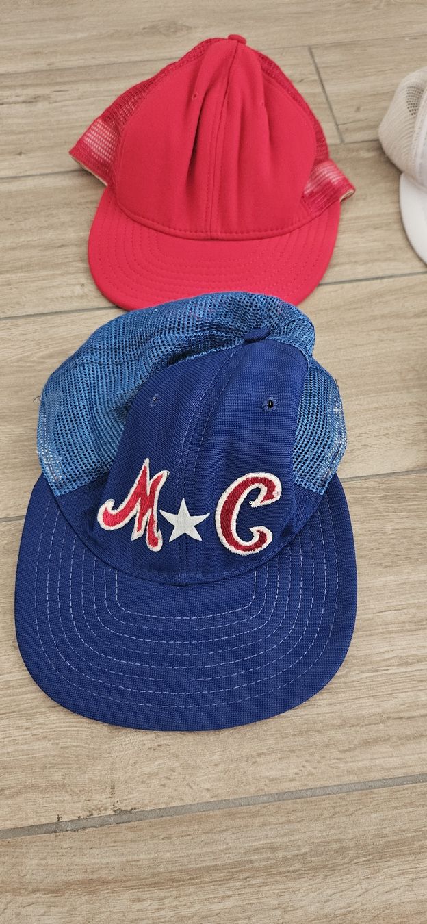 Copricapi, berretti & cappellini: lot casquettes vintage – Usato da Venthône venduto da piz_py9h 1