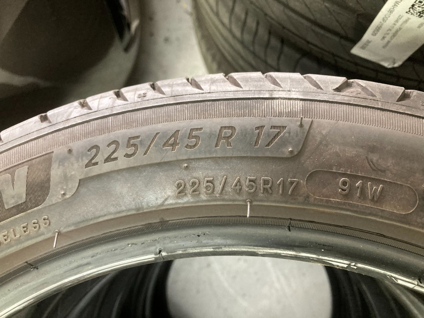 Michelin Pneus & Kompletträder: 225/45R17 Sommerpneu Michelin – Gebraucht aus Cham von WB2223 1