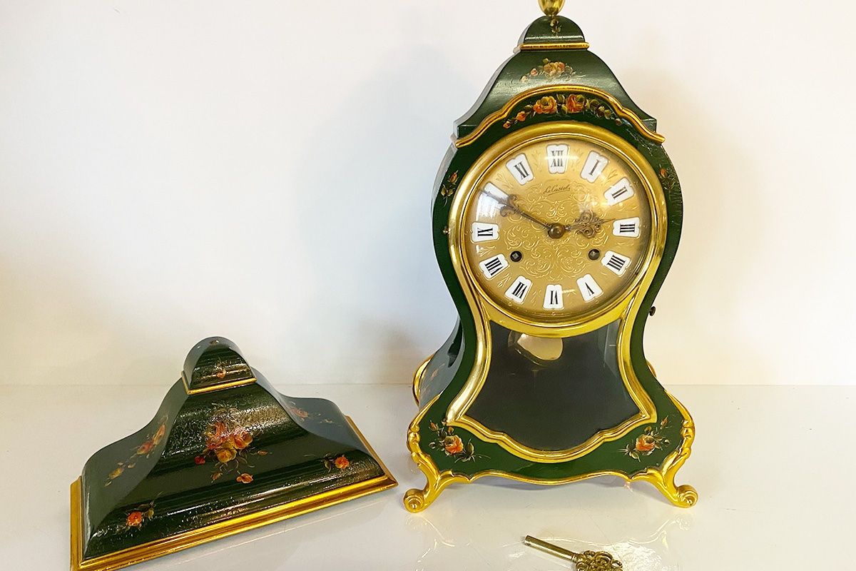 Orologi da terra & Orologi da parete: Antike Tischuhr " Le Castel  " - Kaminuhr - Pendule – Usato da Küssnacht am Rigi venduto da Brockenhaus-Rigi 2