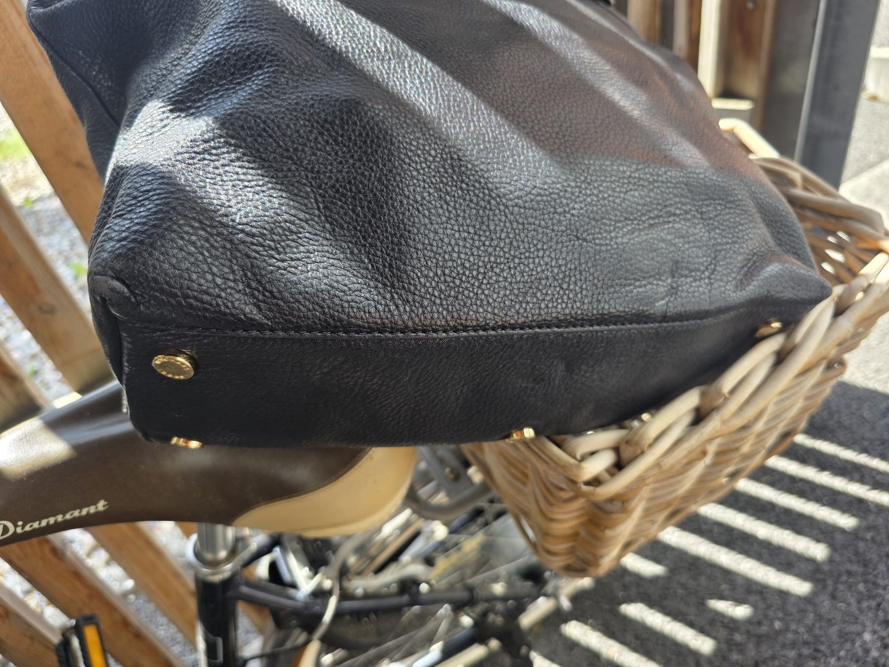 Michael Kors Borse da donna: Michael Kors Ledertasche schwarz/gold gebraucht – Usato da Kaegiswil venduto da Ruckis 6