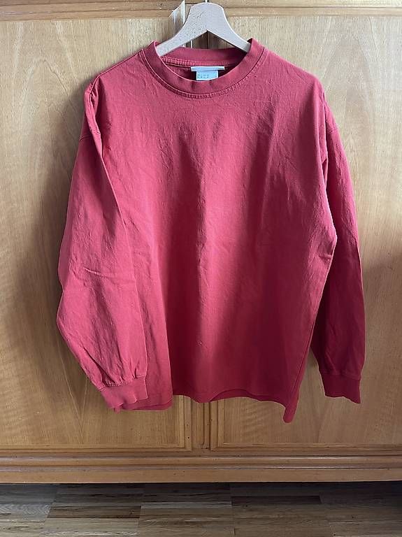 Pullover & Sweatshirts: H&M Langarmshirt Rot – Gebraucht aus Dübendorf von LeonhardsRicardo