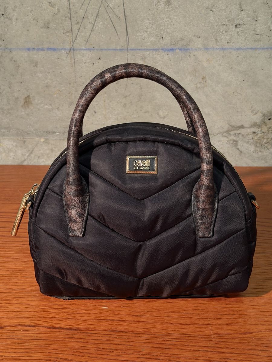 Roberto Cavalli Borse da donna: Cavalli Class Black Handbag - Stylish and Practical – Usato da Lausanne venduto da artnouveau04 2
