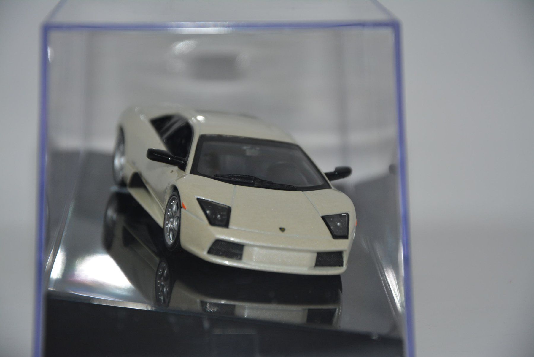 Lamborghini Modellini d'auto: Lamborghini Murciélago 2001 ,  AUTOart , 1:43 – Nuovo e nell'imballaggio originale da Goldach venduto da Feivel9 2