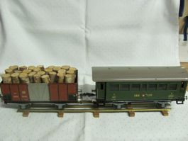 Guterhaltener Personenwagen und Holzgüterwagen Buco Spur 0
