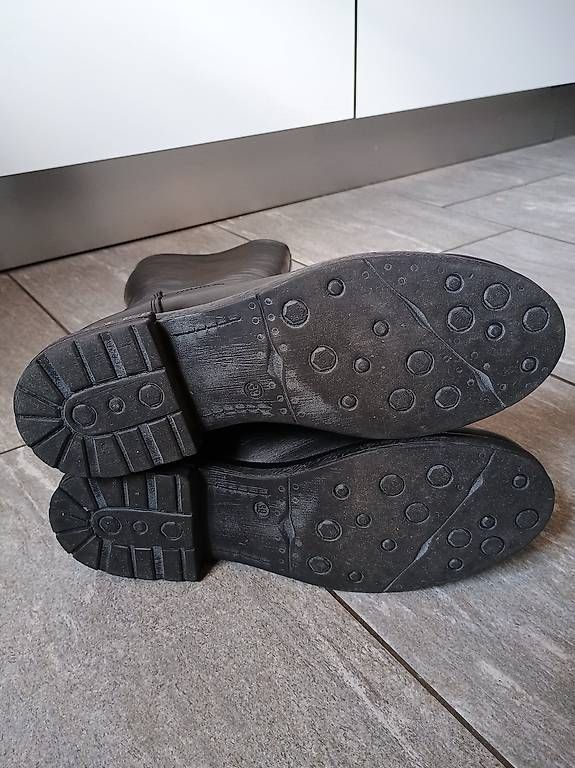 Scarpe da donna: Stiefel Leder schwarz Gr. 39 – Usato da Ramosch venduto da chacarera 2