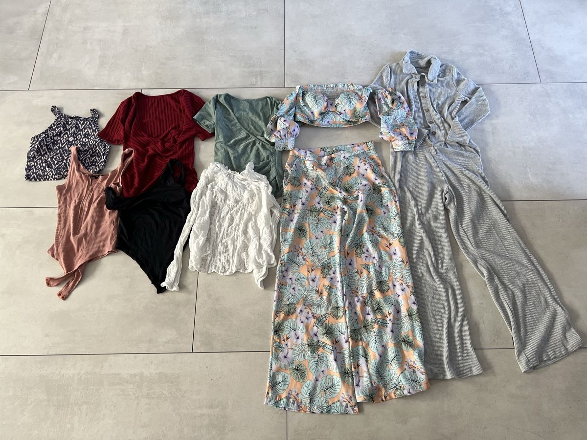 Lotti di vestiti: Damen-Kleiderpaket Gr. S, M  – Usato da Aarburg venduto da Jessica.