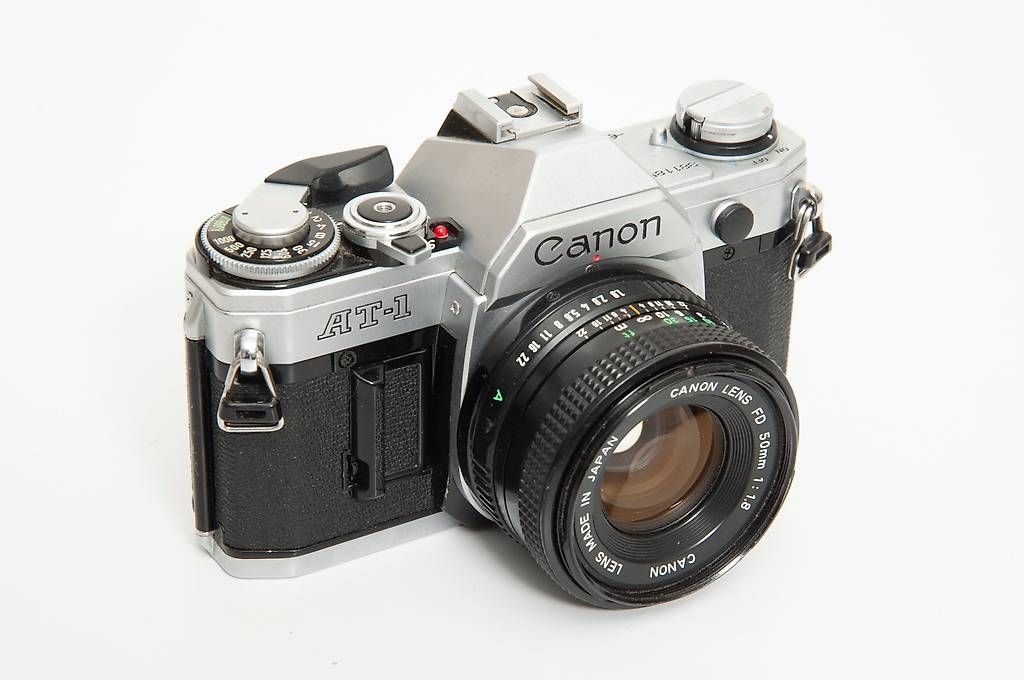 Canon Kamera: Canon AT-1 - Lens FD 50/1.8 - 70-200/4 – Gebraucht aus Lausanne von Phlox02 1