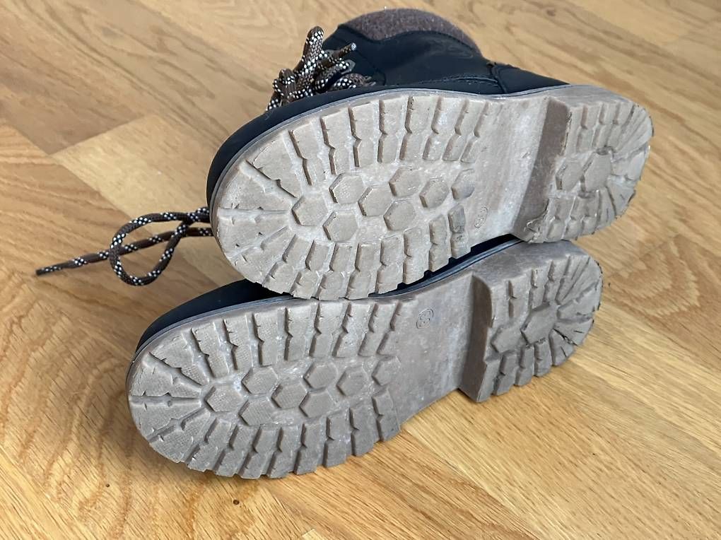 Scarpe per ragazzi: Boots / Winterschuhe Grösse 33 – Usato da Zürich venduto da wtpooh 2