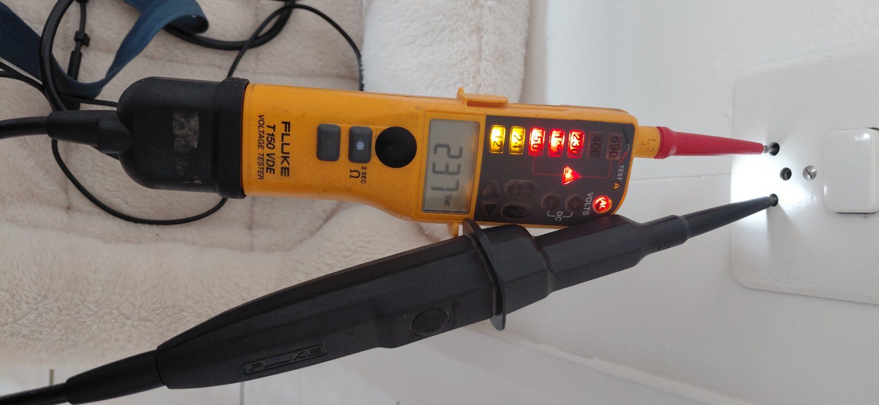 Fluke Misurare: FLUKE T150 Messgerät – Usato da Schmitten FR venduto da Biker22 1