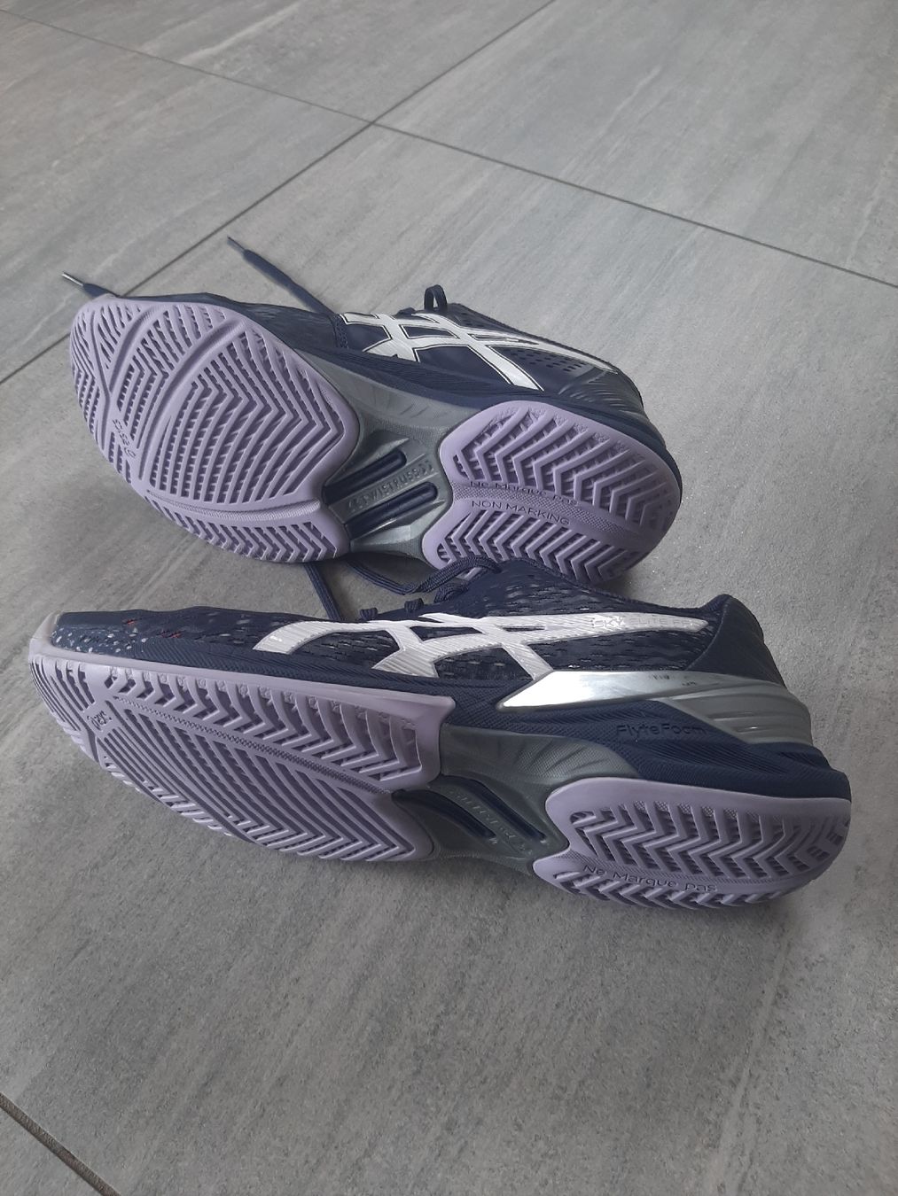 Asics Damenschuhe: ASICS - baskets US 9 – Gebraucht aus Moutier von kiki0608 1