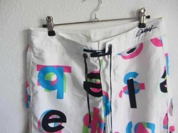 Diesel Pantalons: DIESEL - Badehose weiss gemustert S – D'occasion à Zürich par Diazaio 1