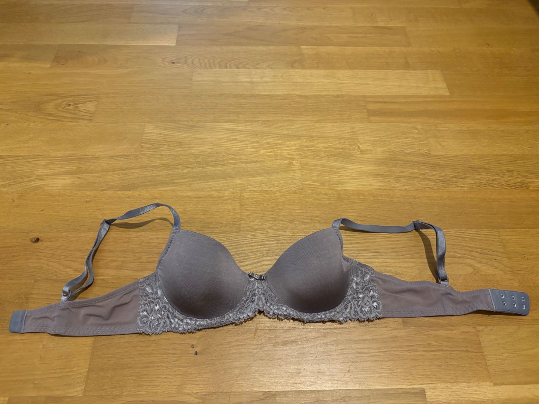 Calida Autres dessous: BH / Bra - Calida - Gr. 75A Designed in SWITZERLAND – D'occasion à Stadel par Chanel_5 1