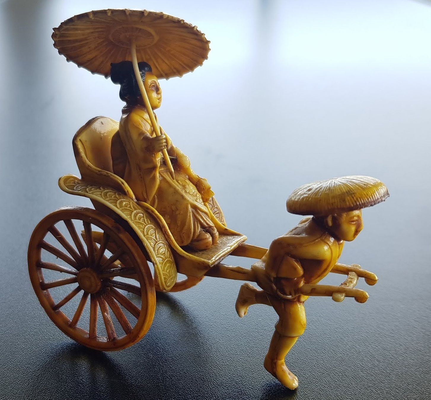 Statuette: Rischkafahrer alte Figur – Usato da Mörschwil venduto da antiksalon 9