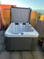 Jacuzzi Whirlpool Outdoor gebraucht, 2 Personen, mit Abde...