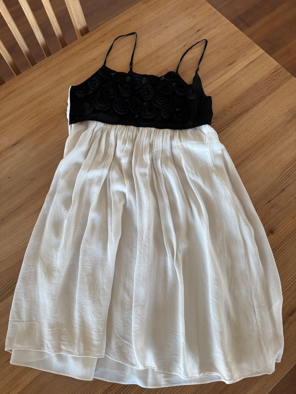 Vestiti & Gonne: Sommerliches Chiffon Kleid mit Rosenmuster – Usato da Baar venduto da Hpat