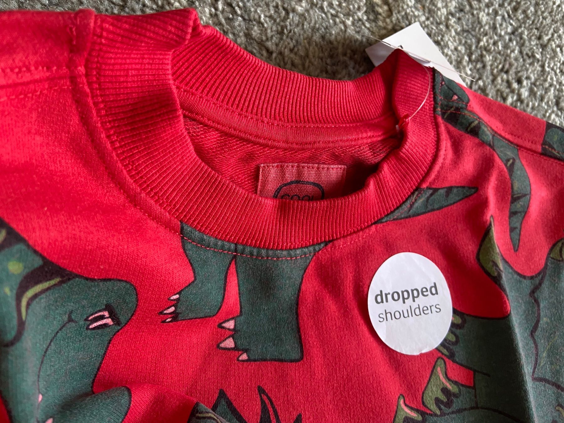 Pulls et sweat-shirts: Neuer Pullover DINO, 128cm, Baumwolle, BRIEF – Neuf avec emballage d'origine à Bassersdorf par och_928l 1