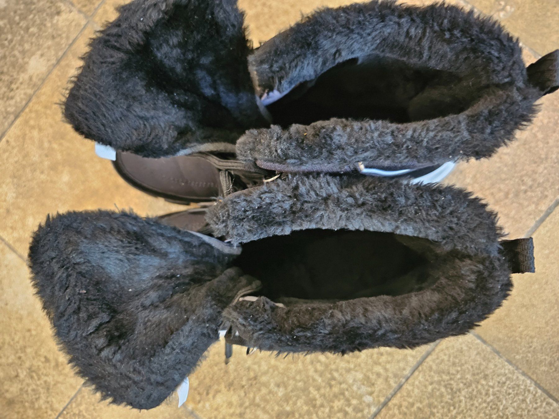 Scarpe da donna: Winterdamenschuh – Usato da Wangen b. Olten venduto da Scoobidoo 3