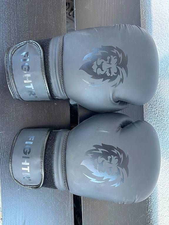 Guanti & manicotti: Fightr Boxhandschuhe – Usato da Basel venduto da ant_pss2