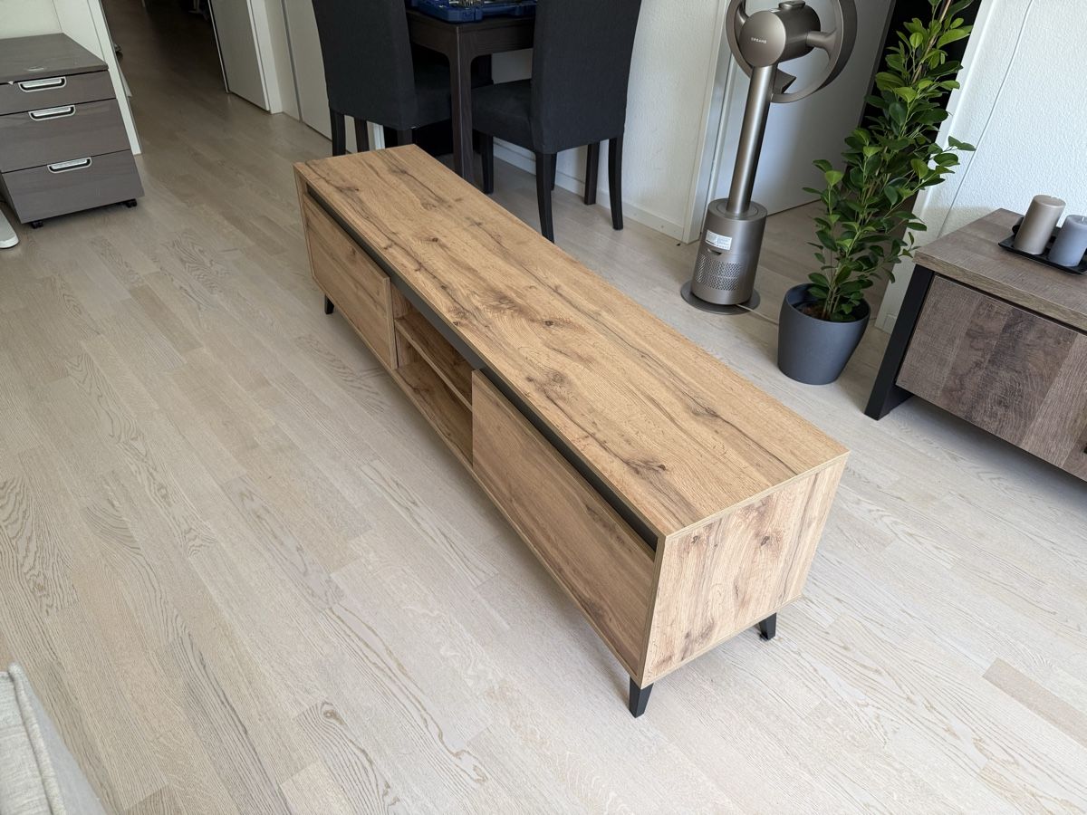 Mobili TV: TV-Möbel Lowboard 170 cm Wotan Oak – Usato da Basel venduto da bri_y5pb 3