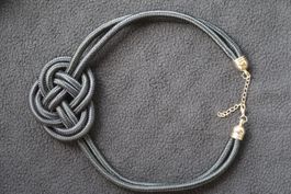 Collier ras du cou unique argenté style nautique et nœud mar
