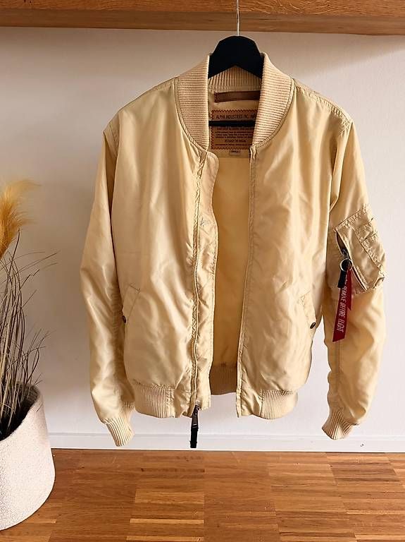 Alpha Industries Giacche: Alpha Industries Bomberjacke, Grösse S, Beige – Usato da Münchenstein venduto da Lo0