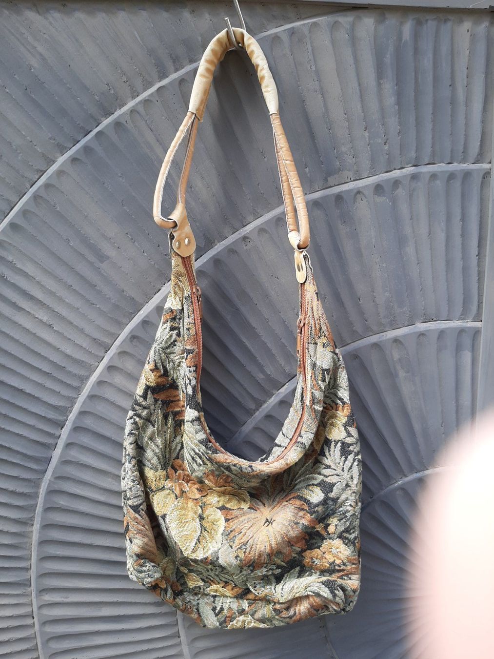 Sacs femmes: wunderschöne Tasche in Gobelin Stil – D'occasion à Bern par Preloved.Nile.4.Sale 2