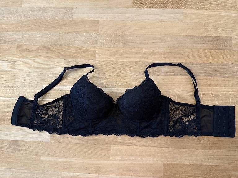 H&M Altra biancheria intima: Schwarzer Spitzen-BH 80B neuwertig – Nuovo (secondo la descrizione) da St. Gallen venduto da Diana. 1