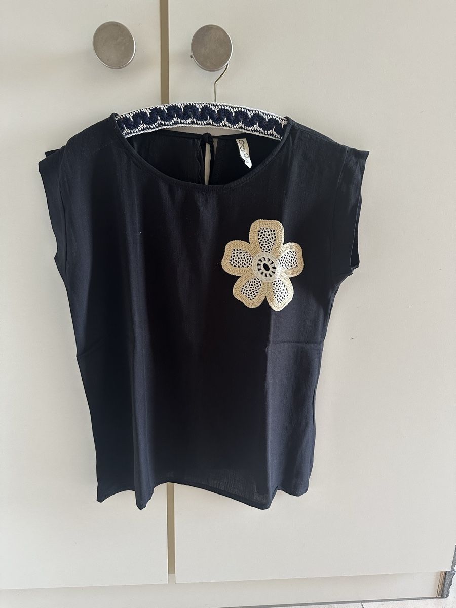 Blusen: Damen Bluse schwarz mit Blumenapplikation Grösse M – Neu (gemäss Beschreibung) aus Langnau aA von Camelia14 3