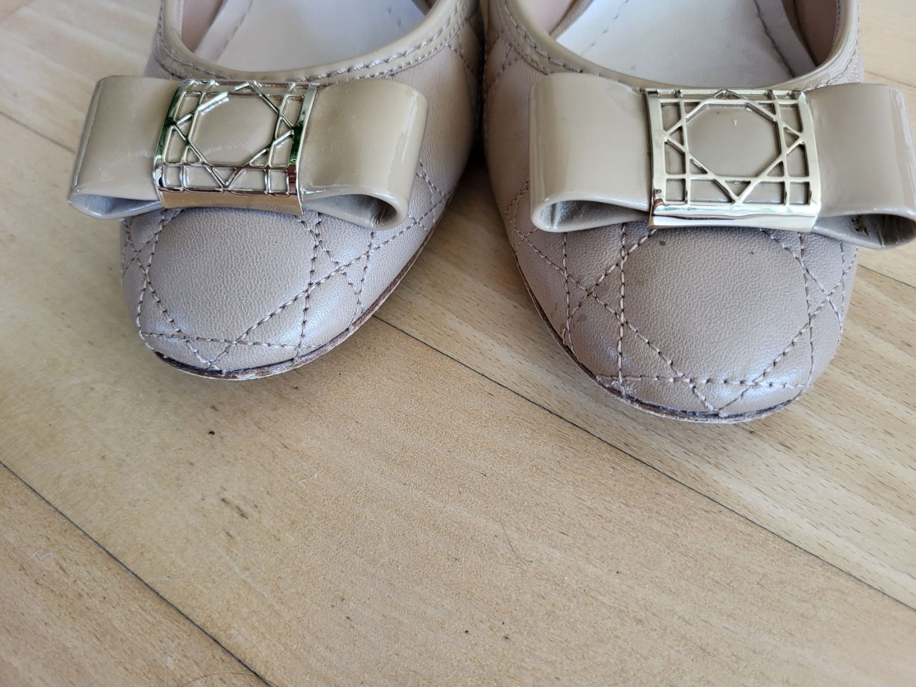 Dior Scarpe da donna: DIOR escarpins à talons cuir 41 – Usato da Zumikon venduto da cozurich 1