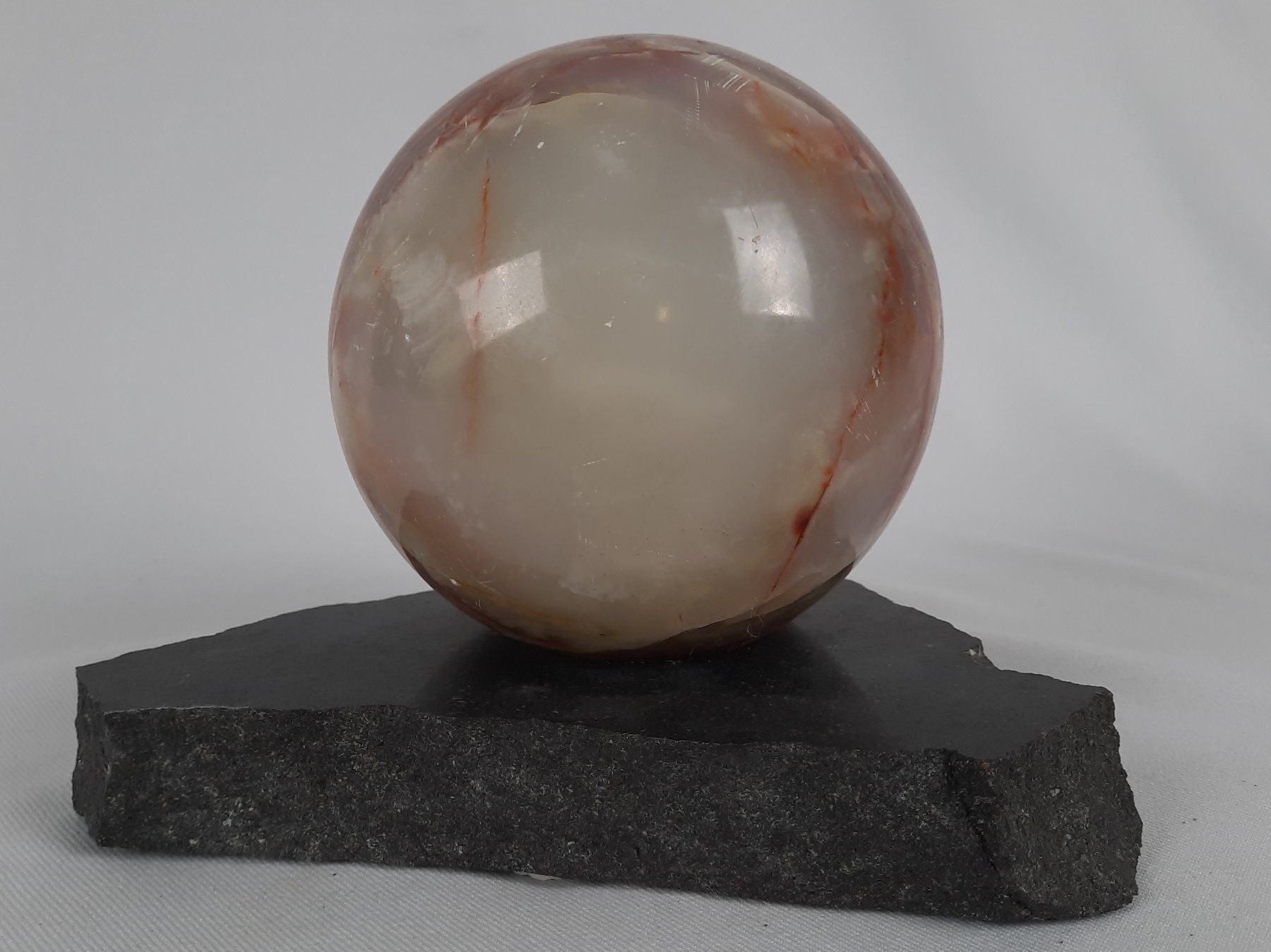 Minerali & Pietre curative: Onyx Stein auf Sockel – Usato da Beinwil am See venduto da Restwert_Beinwil 4