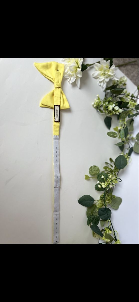 Gucci Cravatte: Gucci Yellow Bow Tie – Nuovo (secondo la descrizione) da Lausanne venduto da Sylvain_luxury 1