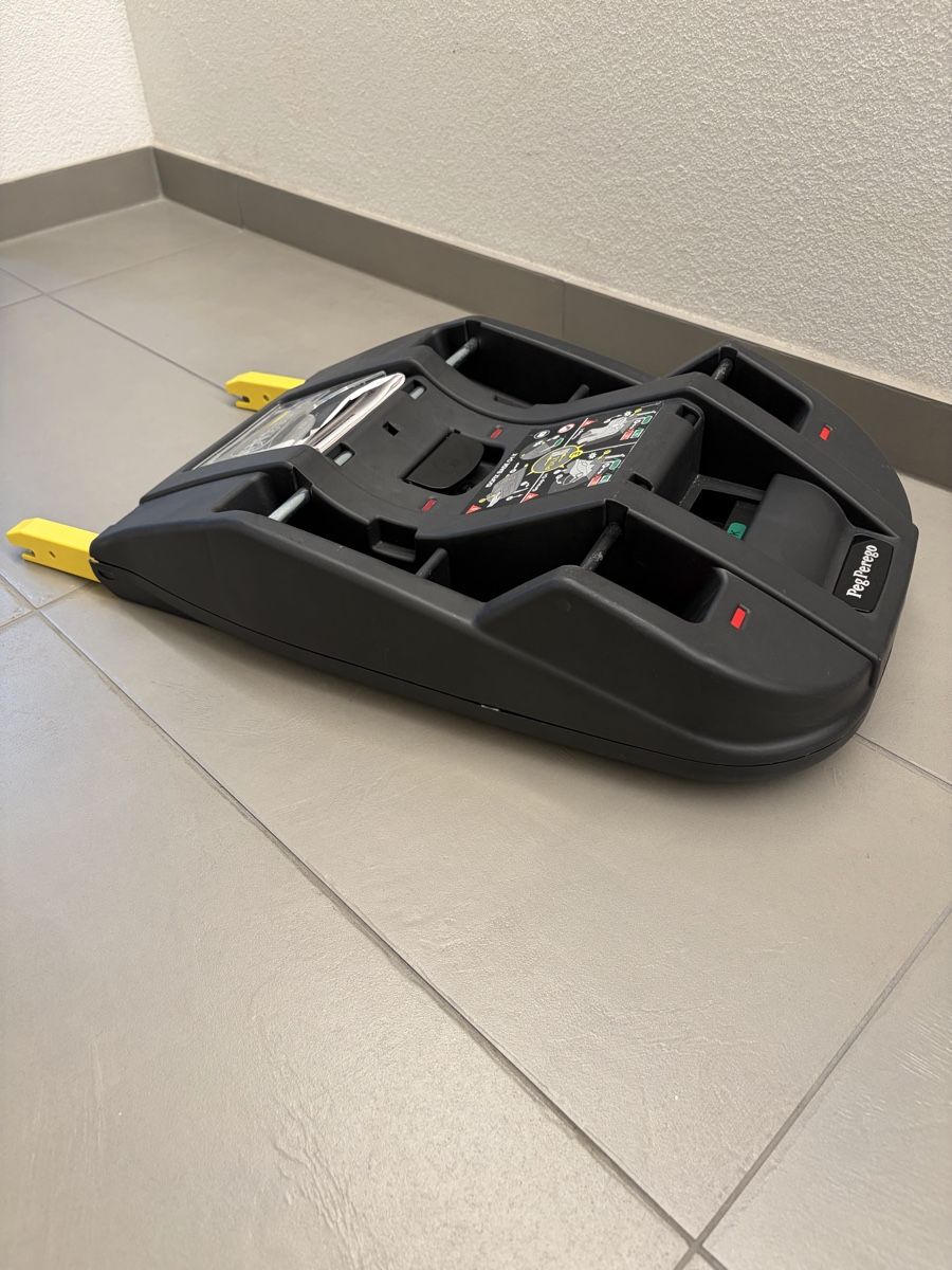 Peg Perego Seggiolini per auto: Base Isofix Peg Perego – Usato da Neyruz FR venduto da Mauro_Val