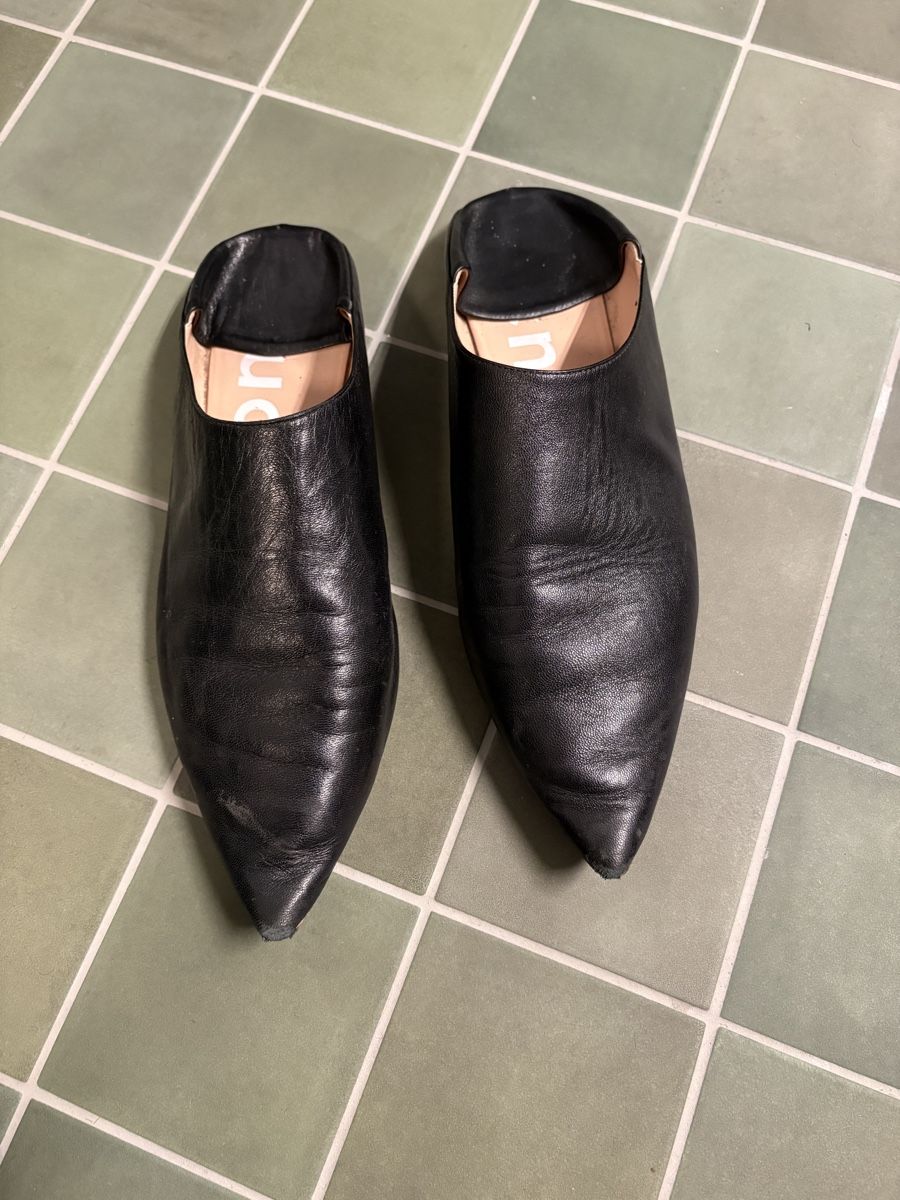 Acne Studios Chaussures femmes: Acne Studios leather babouches 38 – D'occasion à Zürich par NVTR 2