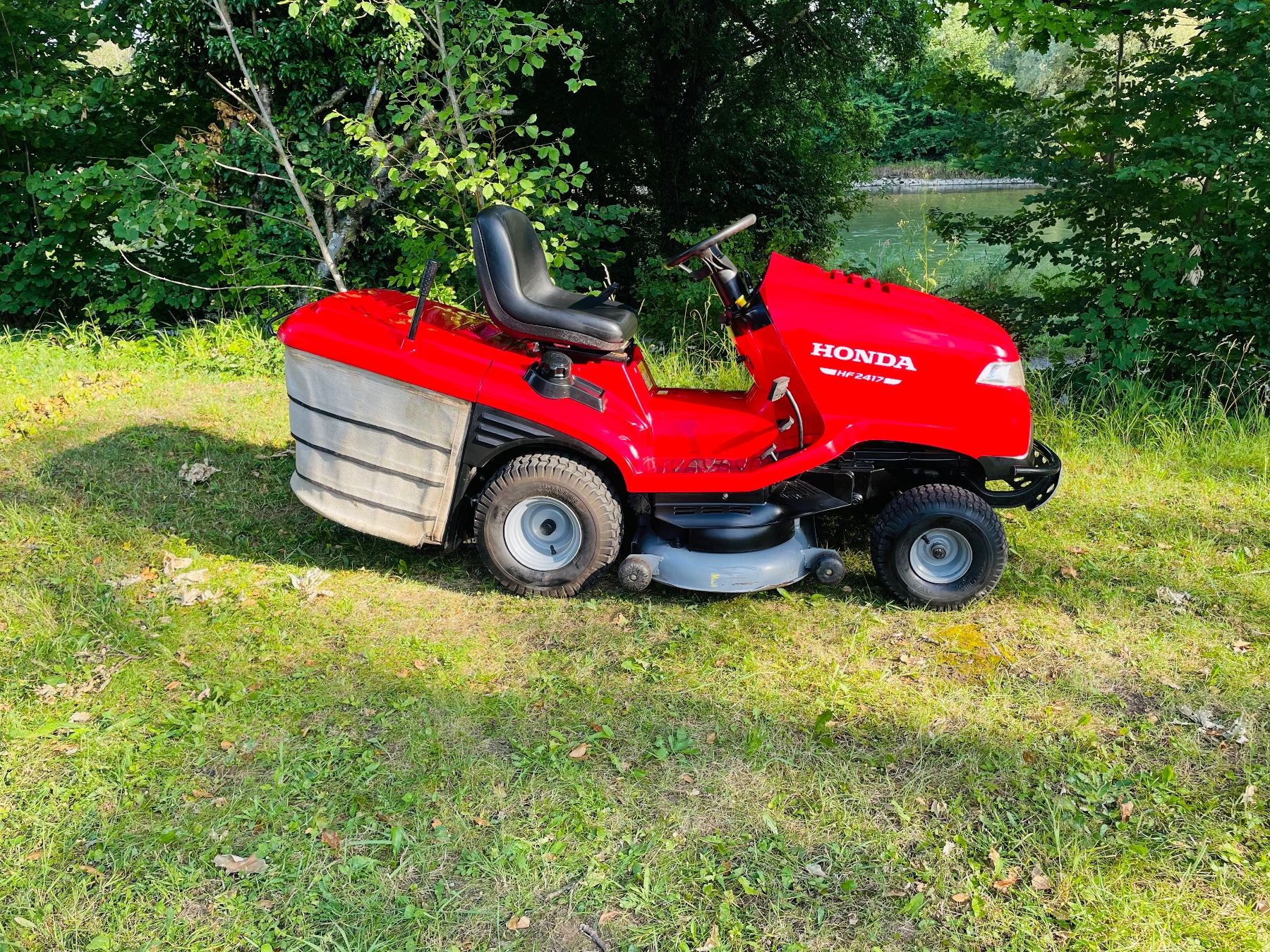 Honda Traktoren: Rasentraktor  Honda 2417 Hydrostatik – Gebraucht aus Dietikon von L.L_GmbH 4