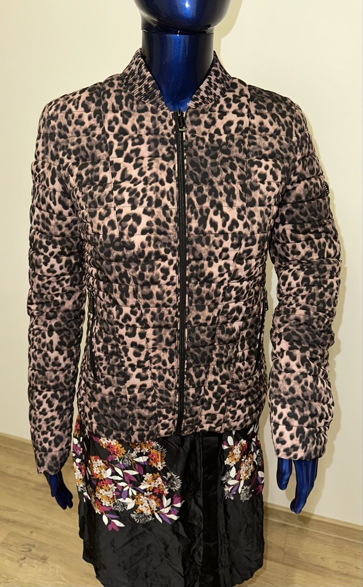 Guess Jacken: GUESS JACKE GR. XS neuwertig – Neu (gemäss Beschreibung) aus Unteraegeri von MH203 6