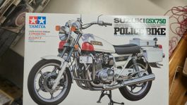 Suzuki GSX750 Police Bike