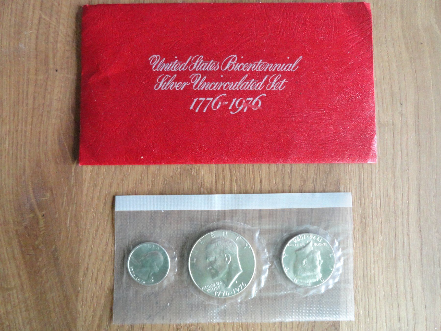 Tutti le monete: US Mint Bicentennial Silver Uncirculated Set 1776-1976 – Nuovo e nell'imballaggio originale da Gerlafingen venduto da Shiva_74