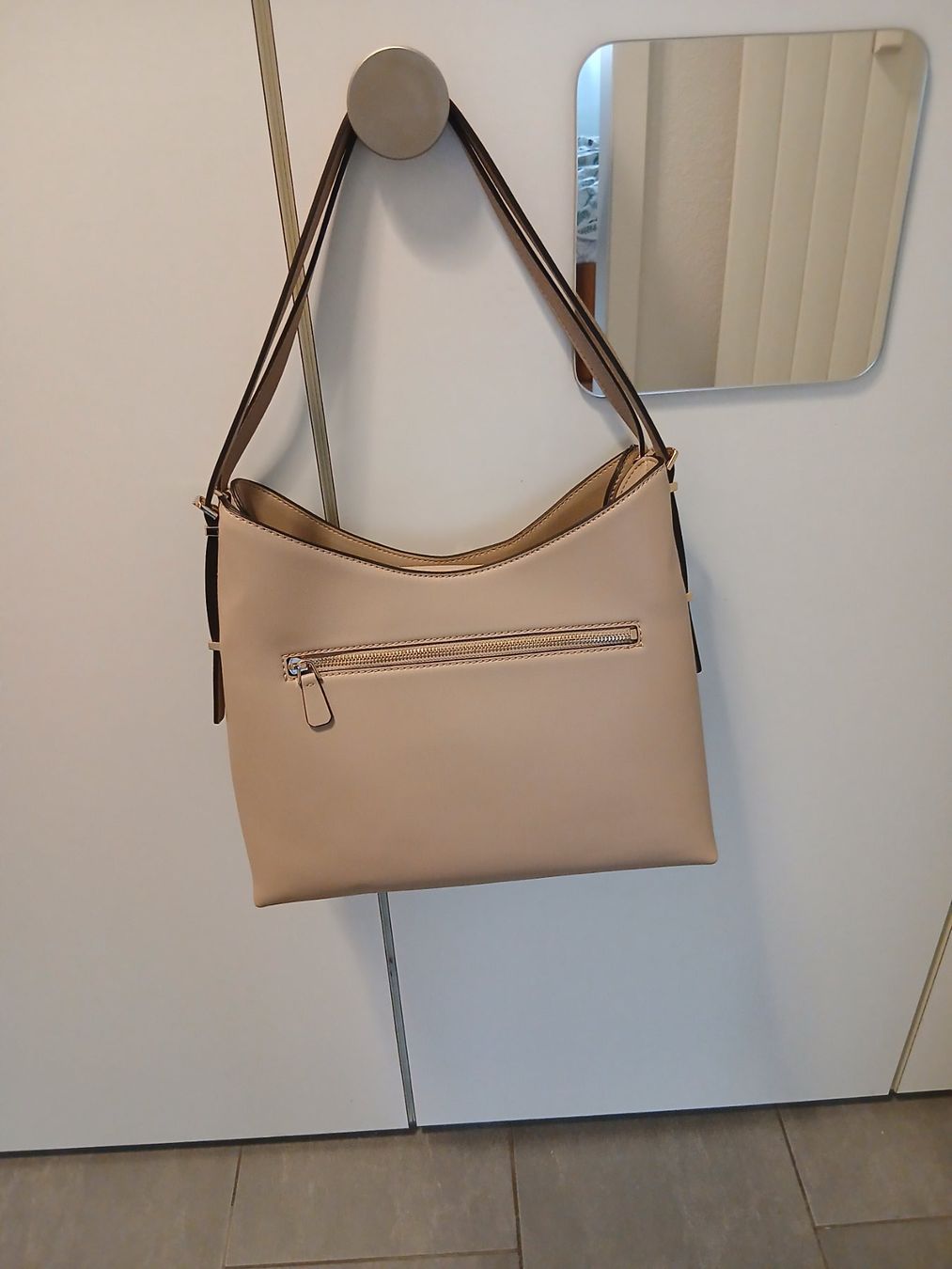 Guess Borse da donna: Guess Schultertasche – Nuovo (secondo la descrizione) da Birsfelden venduto da coccobello03 1