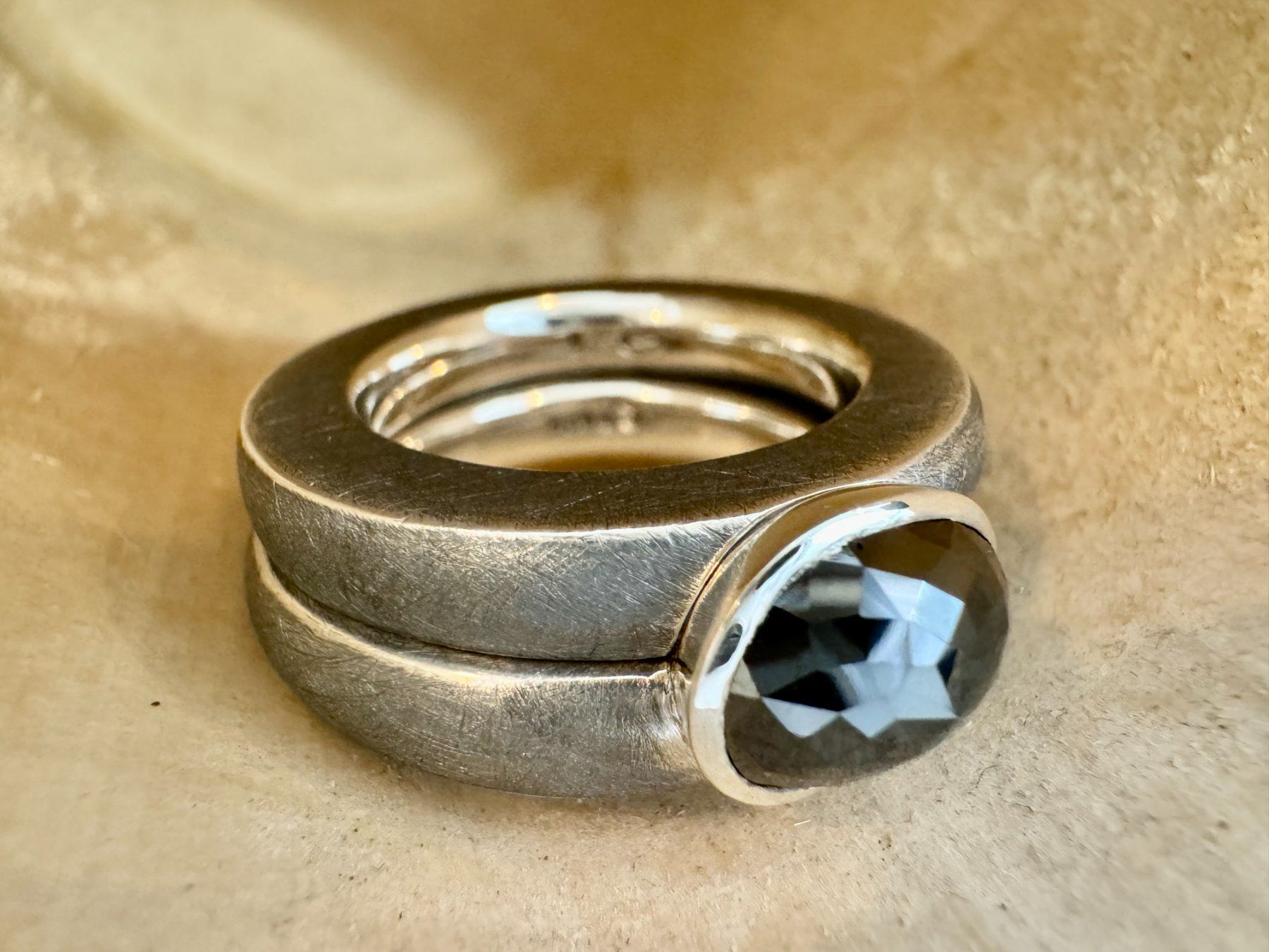 Anelli: Riesengrosser - echter, hochwertiger schwarzer Diamant-Ring! – Nuovo e nell'imballaggio originale da Jona venduto da Herzschmiede 5